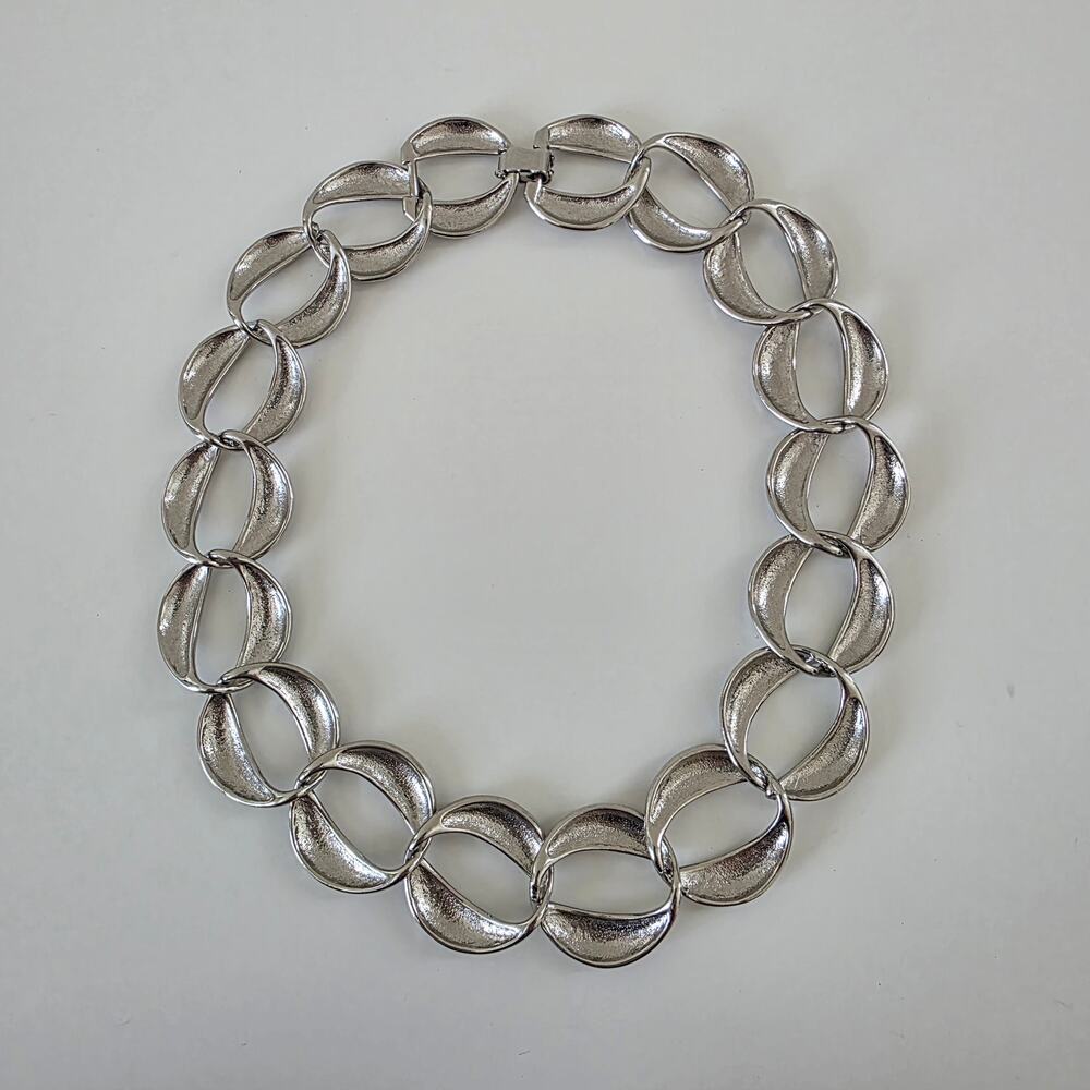 Vintage Silver Tone Link Necklace and Bracelet Set Statement Chunky Chain Bold - Picture 4 of 11